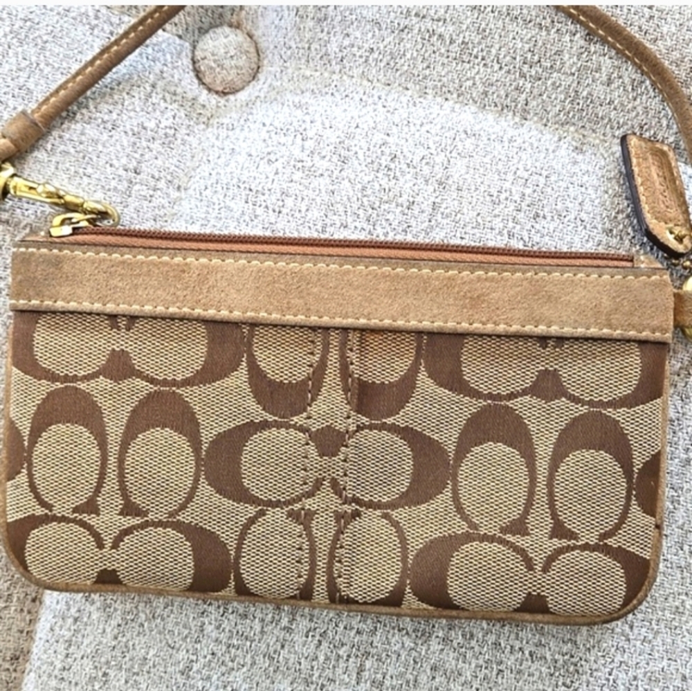 HP!  Coach Crossbody Bag And Essential Wristlet Bundle - Picture 13 of 16